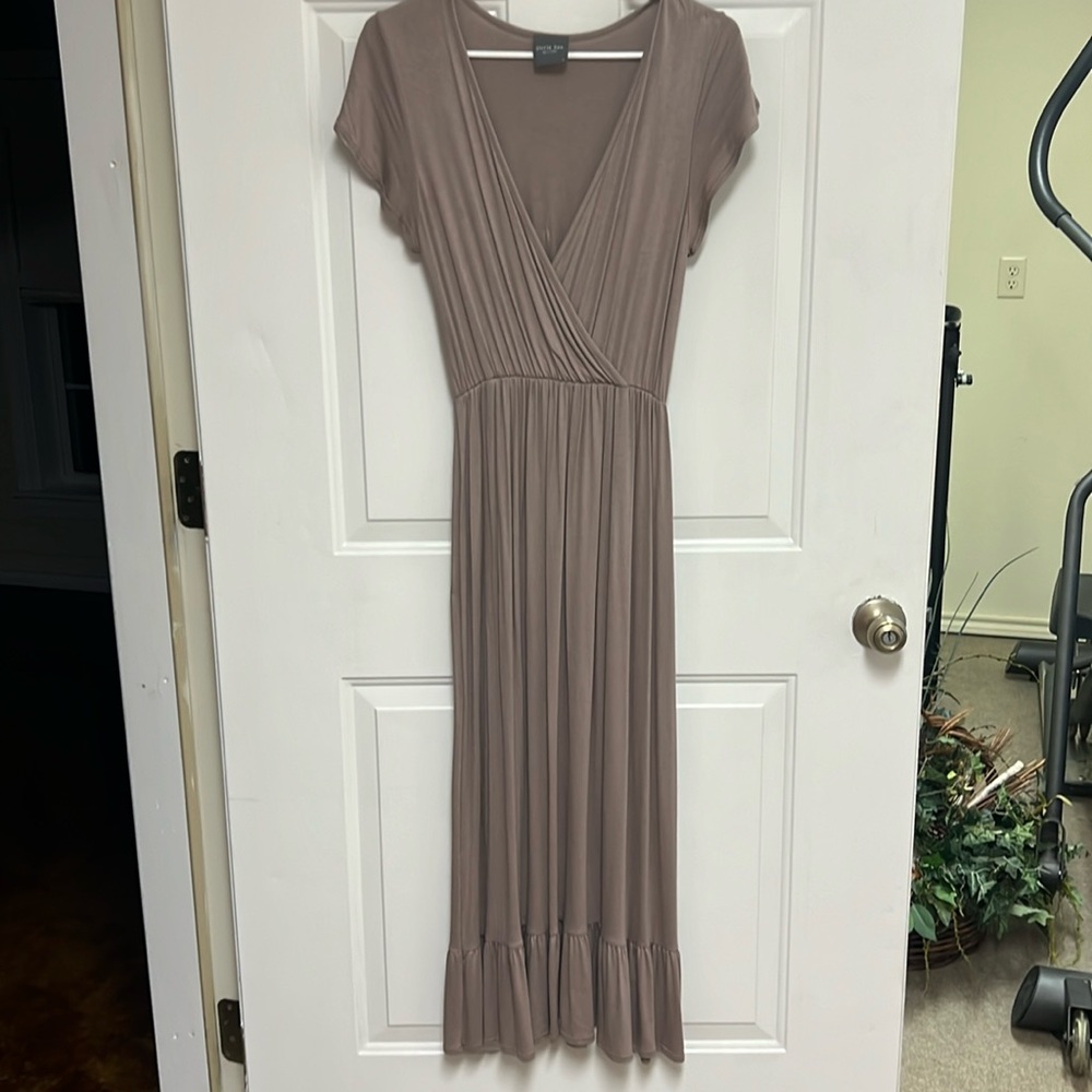 NWOT maxi dress size small